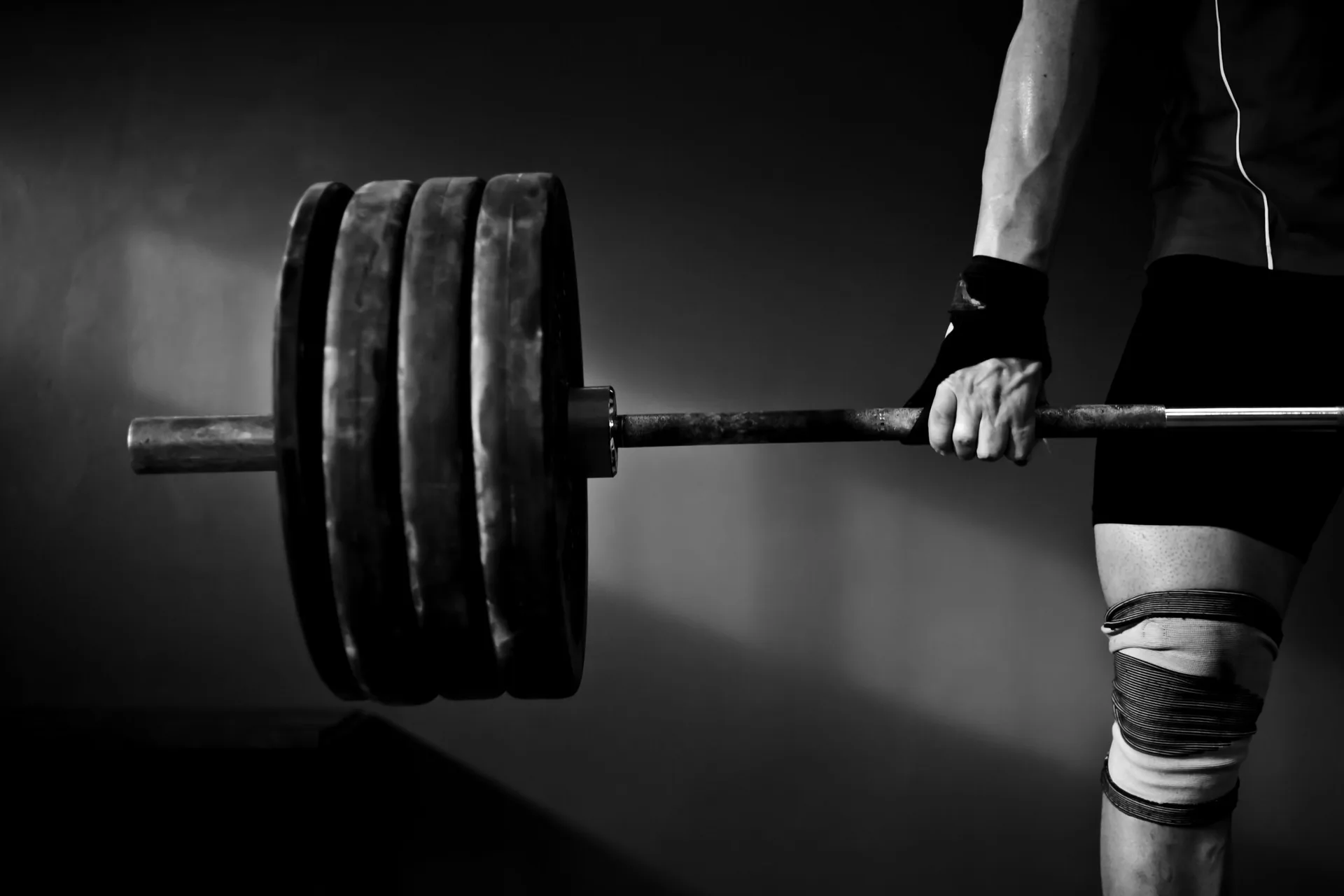 image-photoweightlifter-old-gym