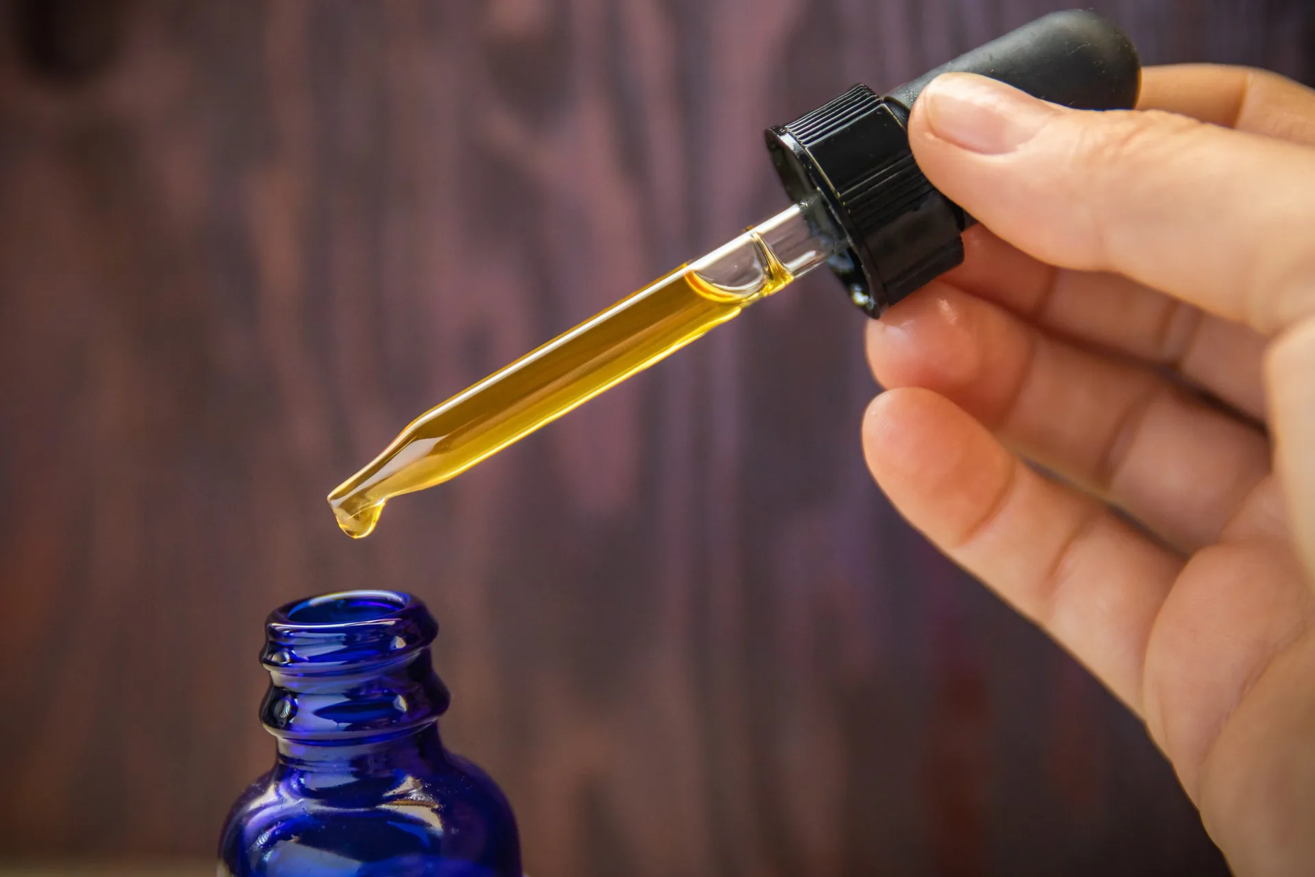 concentrated-cbd-cannabinoid-cannabis-extract-oil