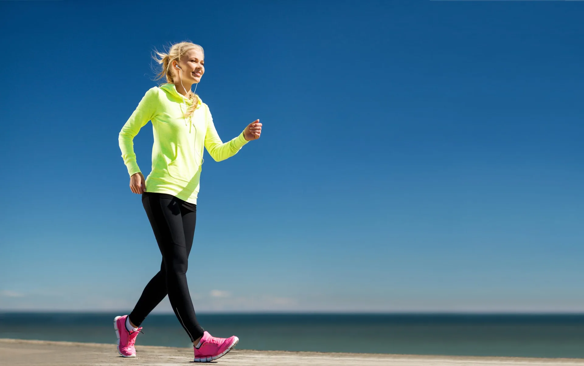 fitness-lifestyle-concept-woman-doing-sports