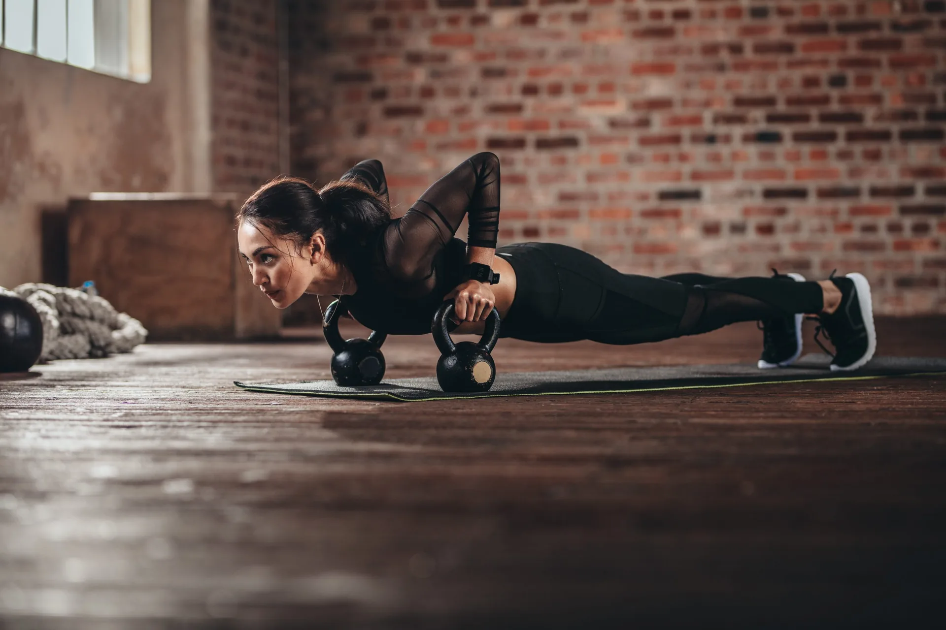 fit-female-doing-intense-core-workout