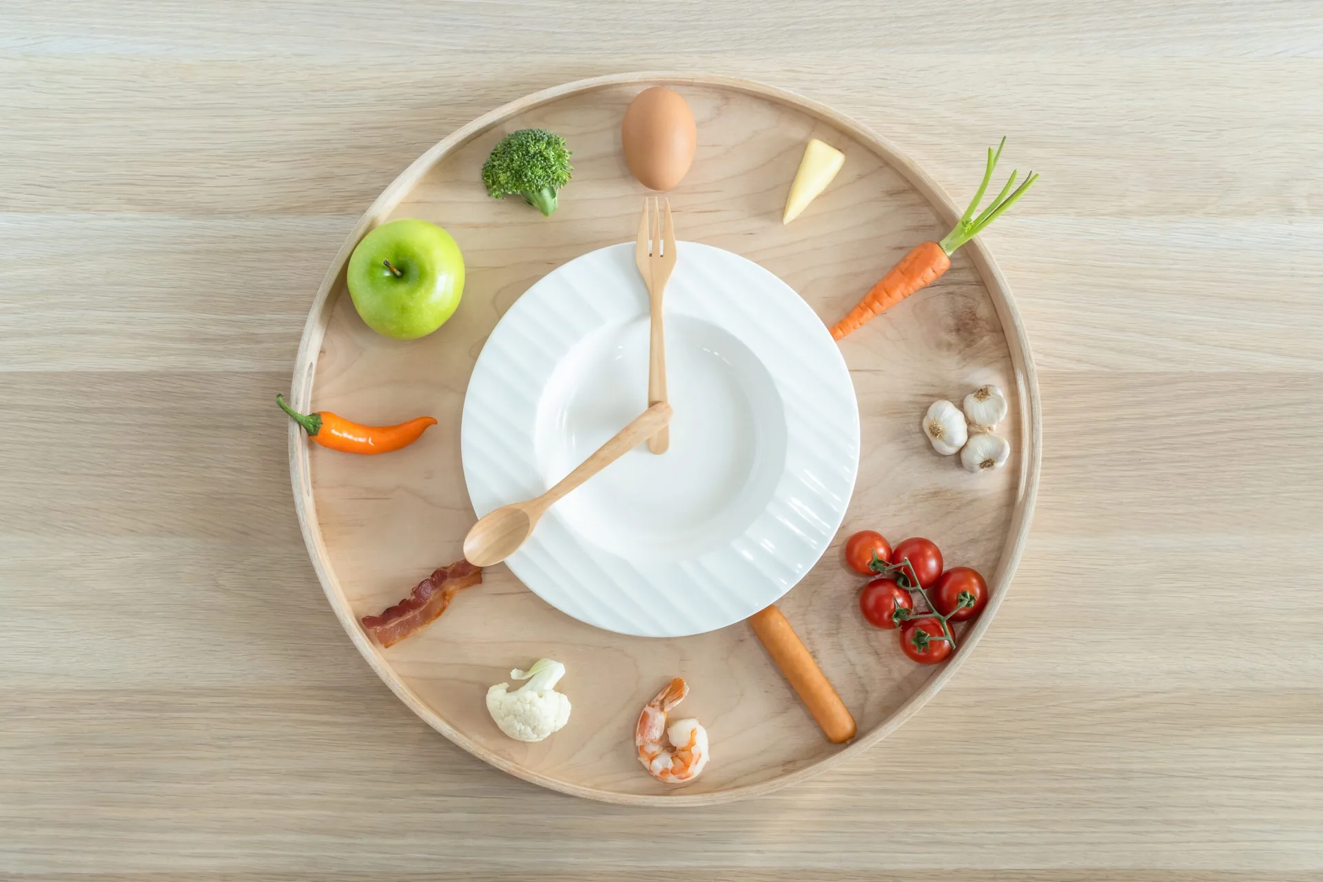 intermittent-fasting-ketogenic-diet-concept-8hour