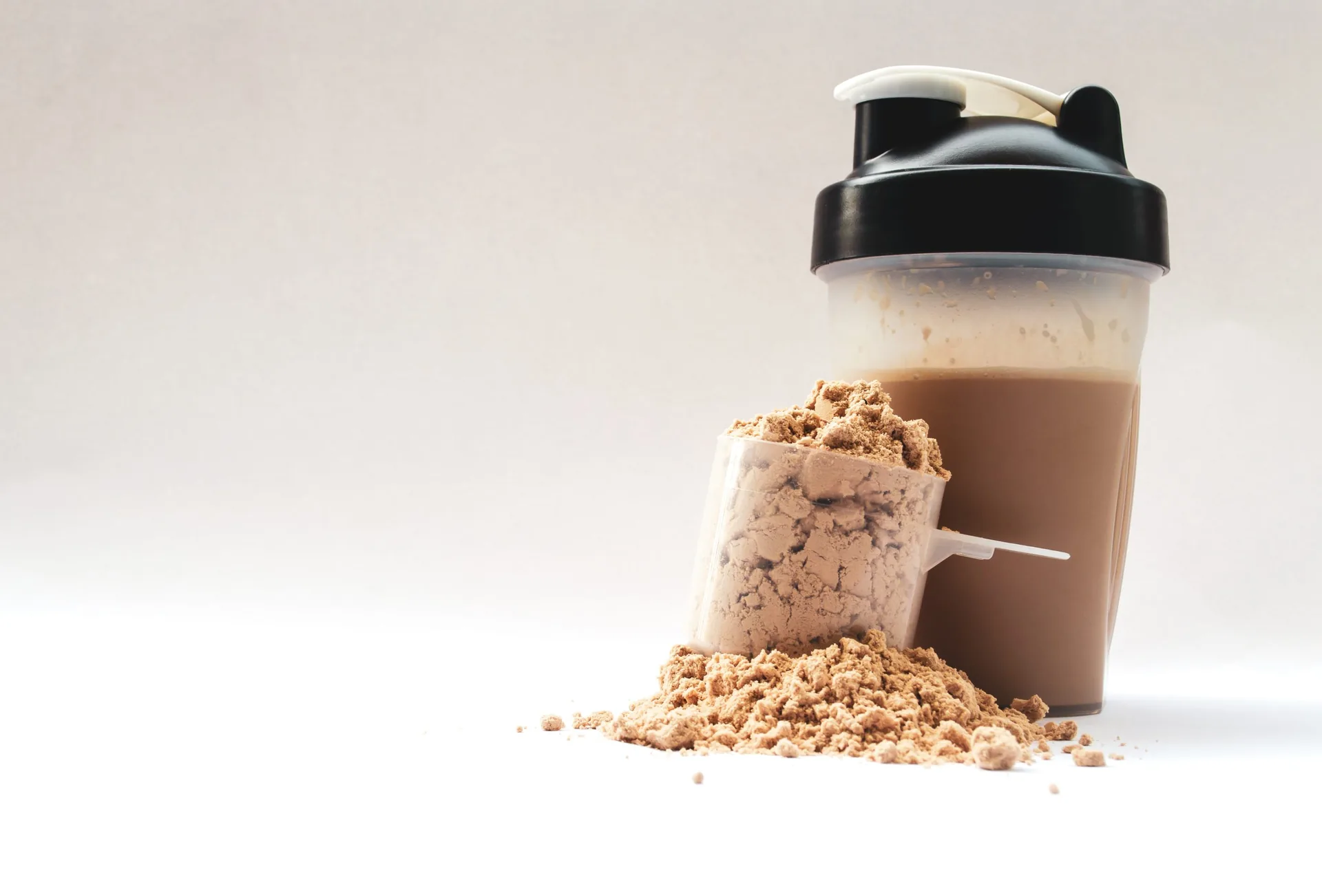 whey-protein-powder-shaker-mixing