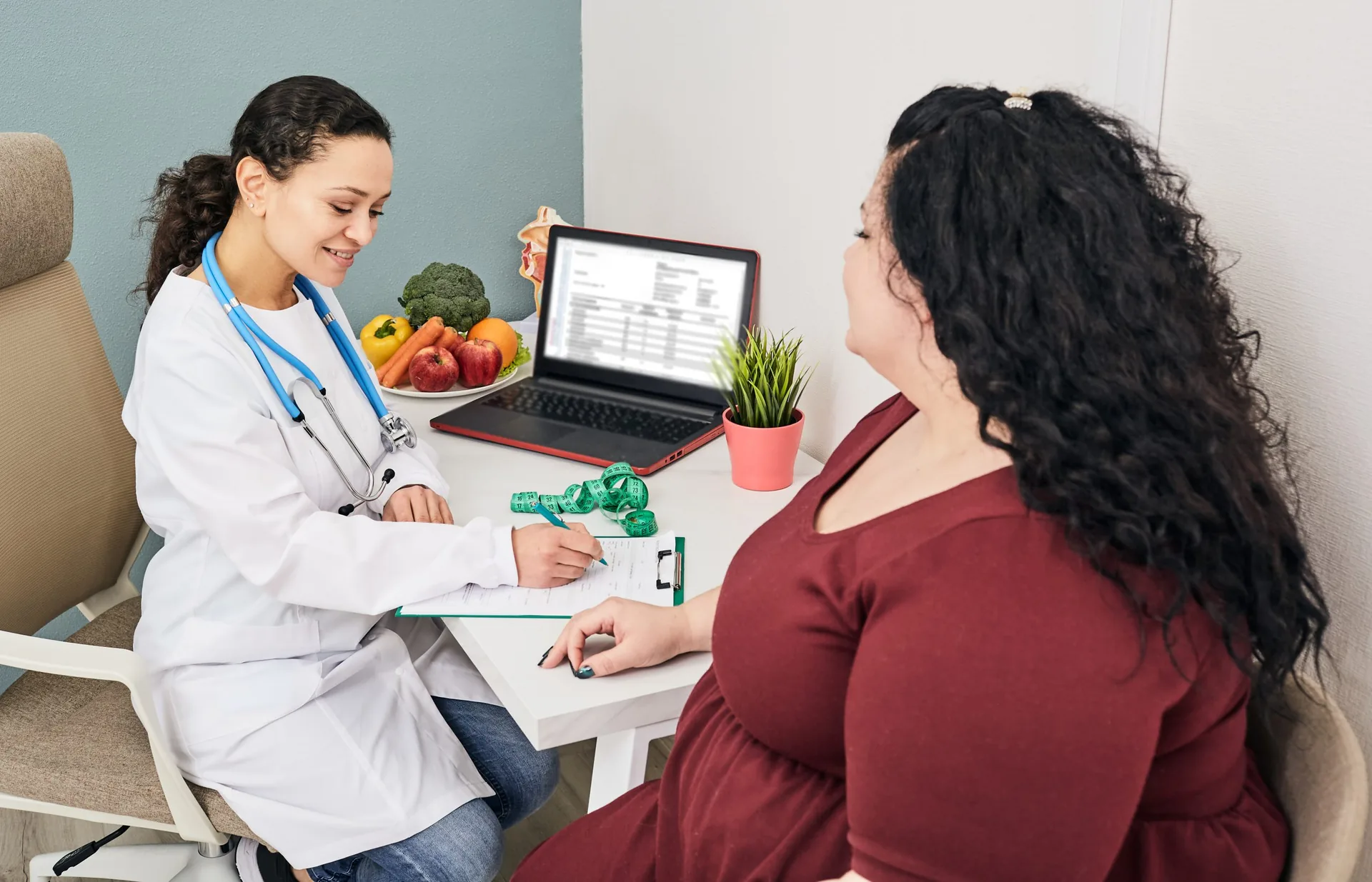 obesity-unhealthy-weight-nutritionist-calculating-body