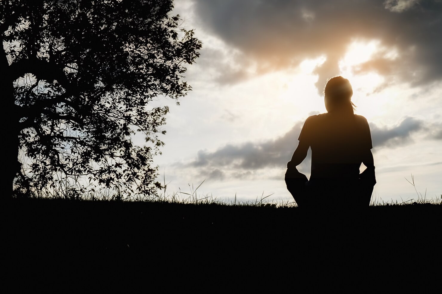 Loneliness Changes How We Talk and Think