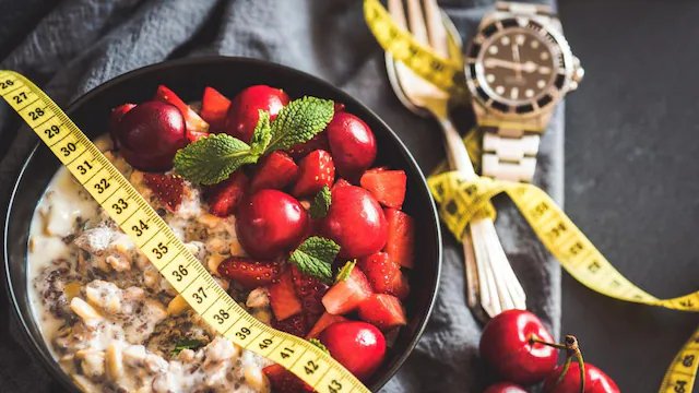 Debate on Intermittent Fasting: Health Benefits vs. Risks