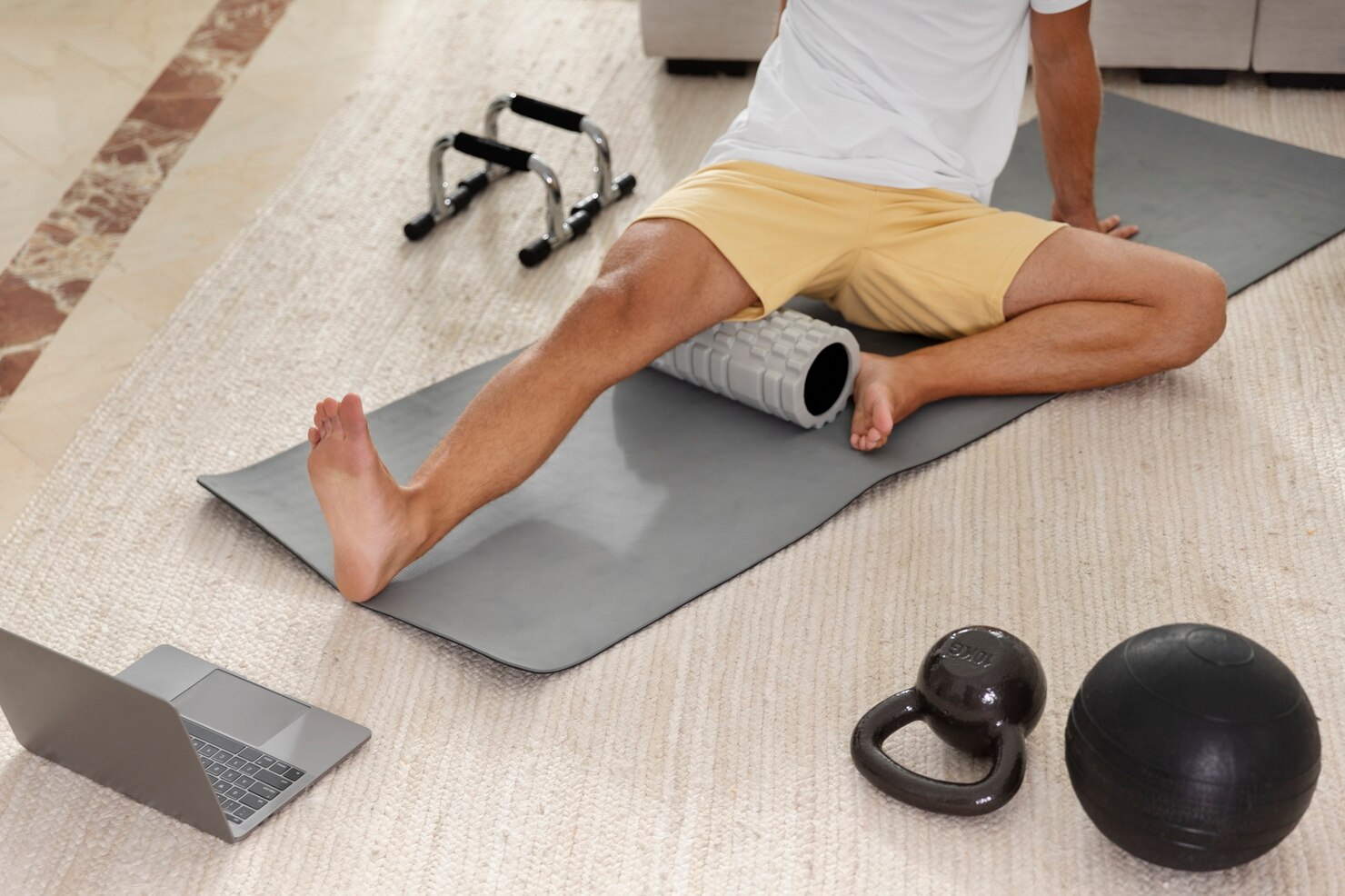 Foam Rolling Techniques to Relieve Muscle Soreness