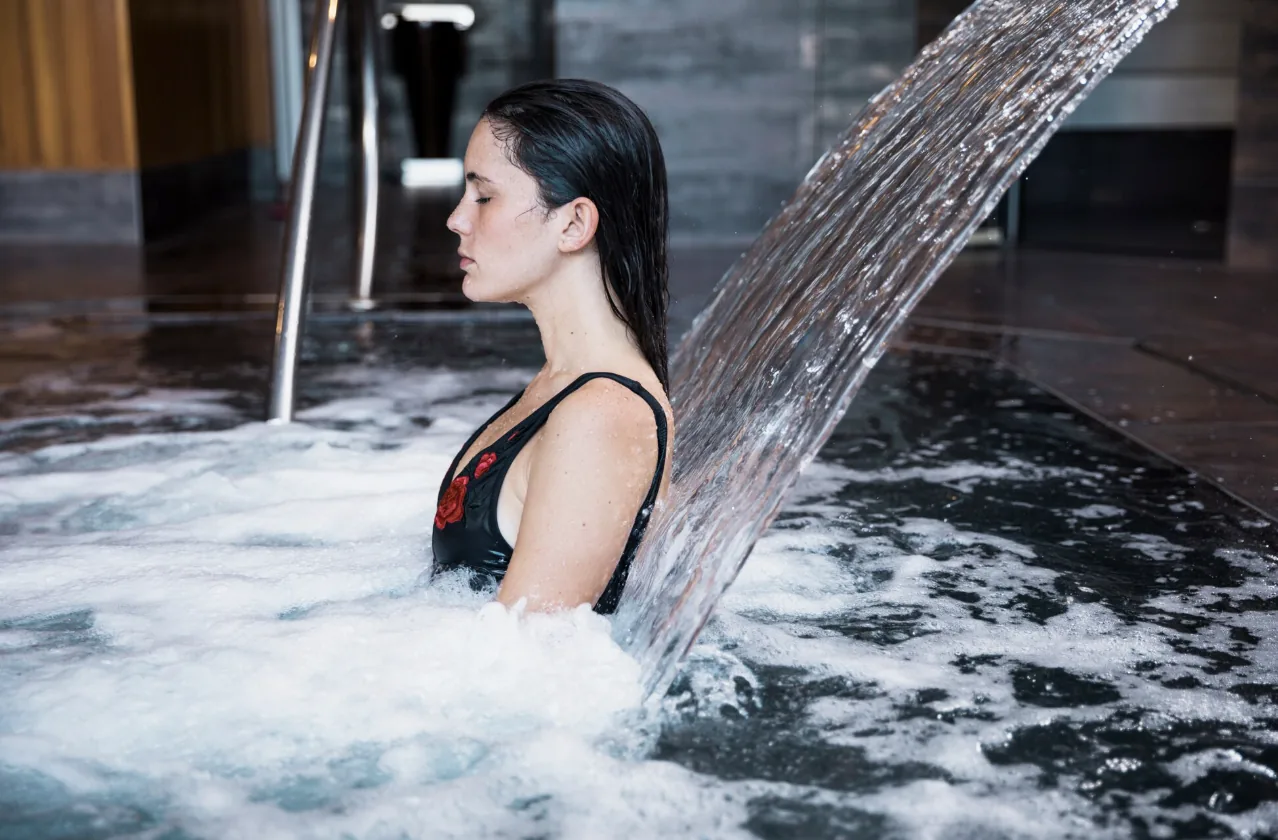 Why Ice Baths and Heat Therapy Might Work for Totally Different Reasons