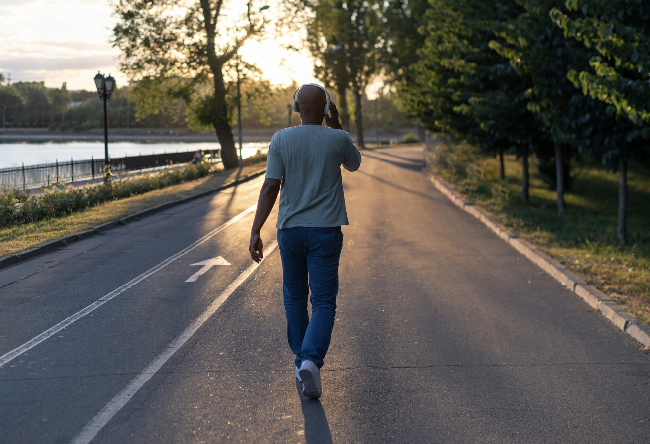 What 10 Minutes of Walking Immediately After Meals Does to Your Blood Sugar